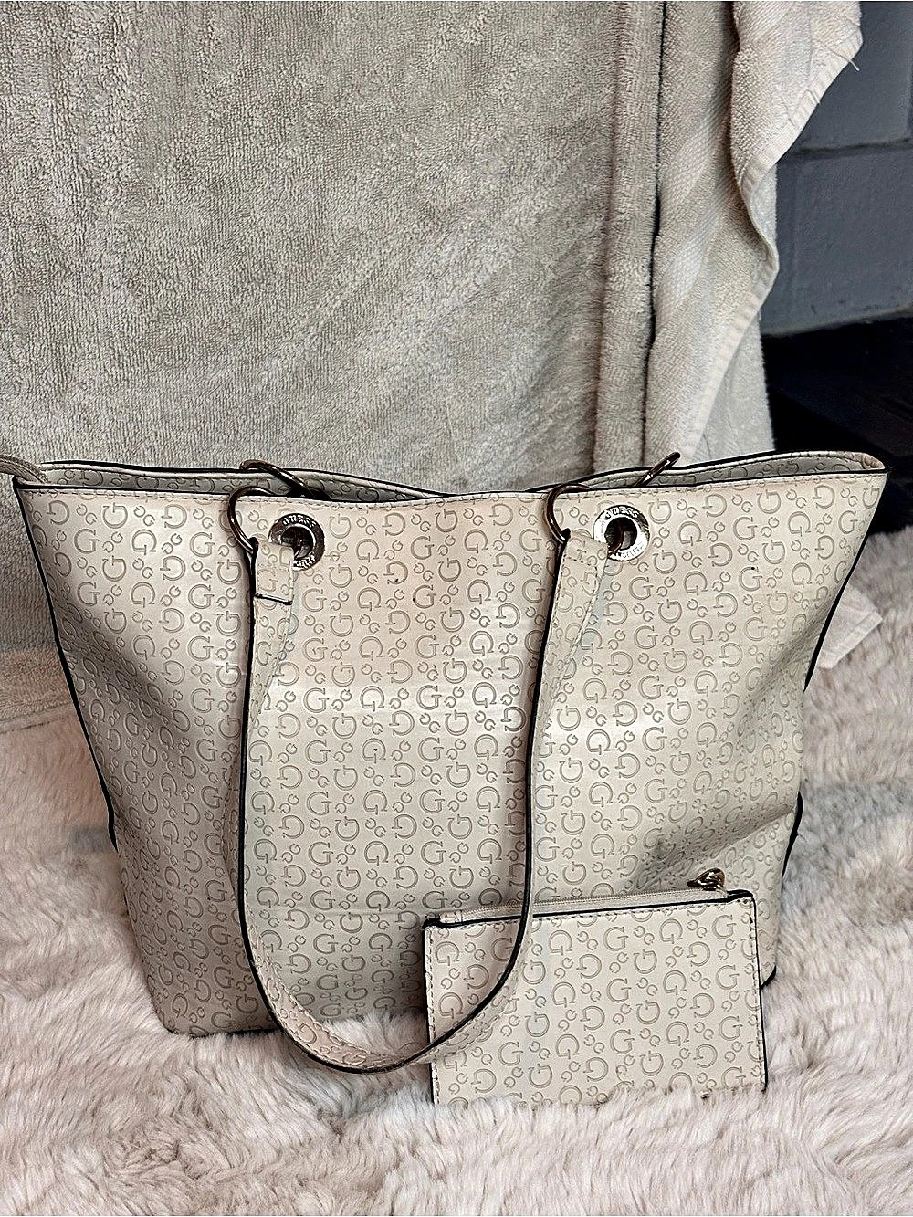 Guess tote bag
